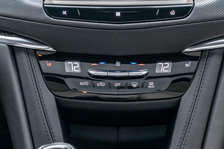 Детали интерьера Cadillac XT5 Sport 2019 года  (NA) (фото 42 из 42)